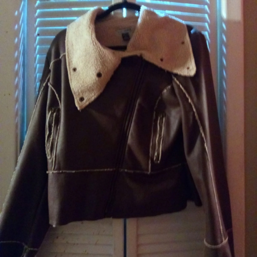 Leather Jacket. - Picture 2 of 2